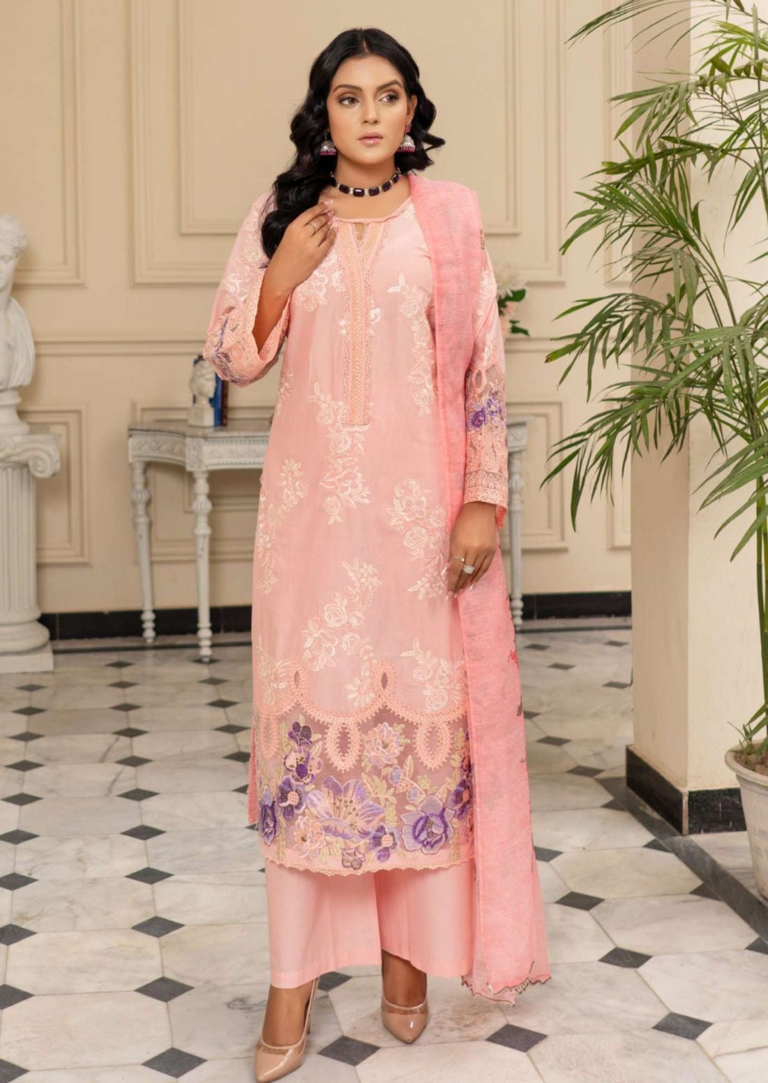 Munira Designer